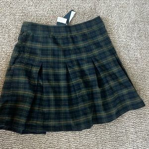 HOLLISTER GREEN PLAID SKIRT